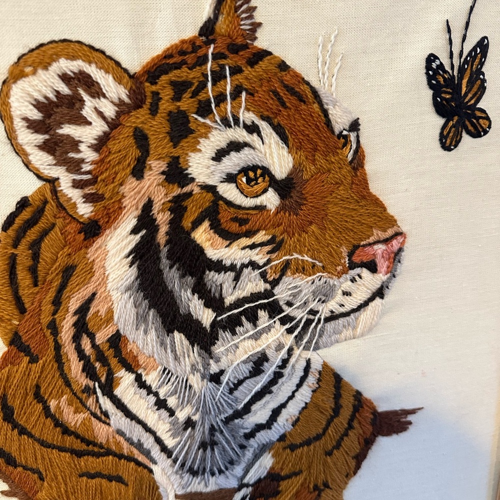 Vintage Tiger Embroidery Crewel Wall Art in Wooden Etched Frame - Picture 2 of 4